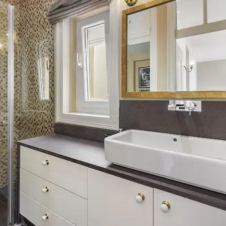 아파트 Whome 1-bed W/ River Views Great For D Nomads & R Workers *